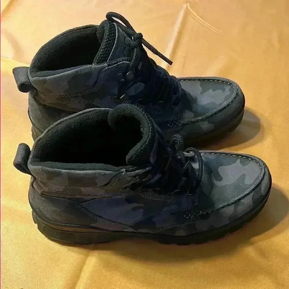 Ecco Men's Black Camouflage Boots